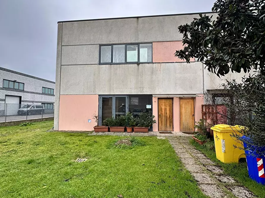 Immagine 4 di Locale commerciale in vendita  in VIA DEL PERSICO 8 a Portomaggiore