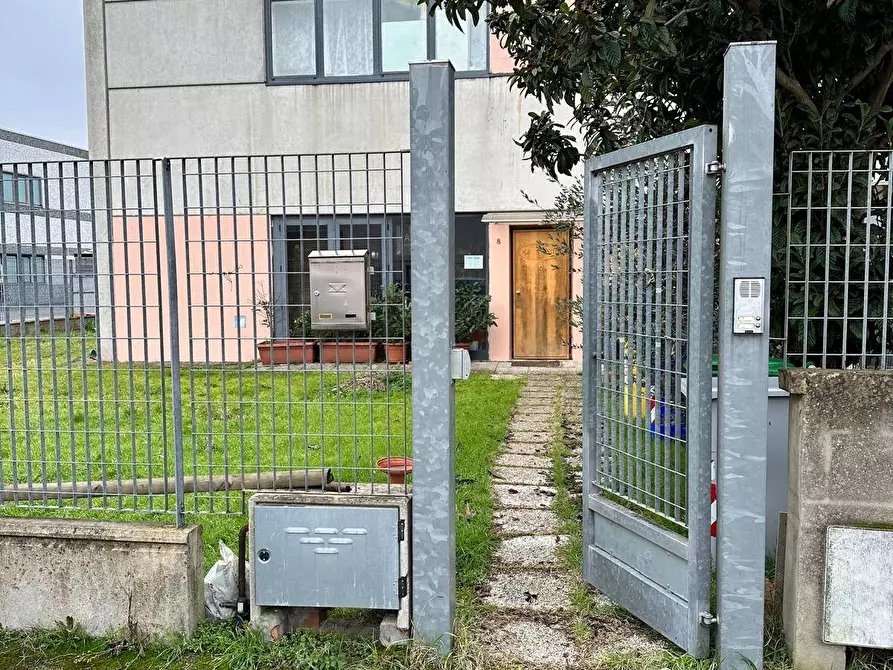 Immagine 17 di Appartamento in vendita  in Via Del Persico 6 a Valsamoggia