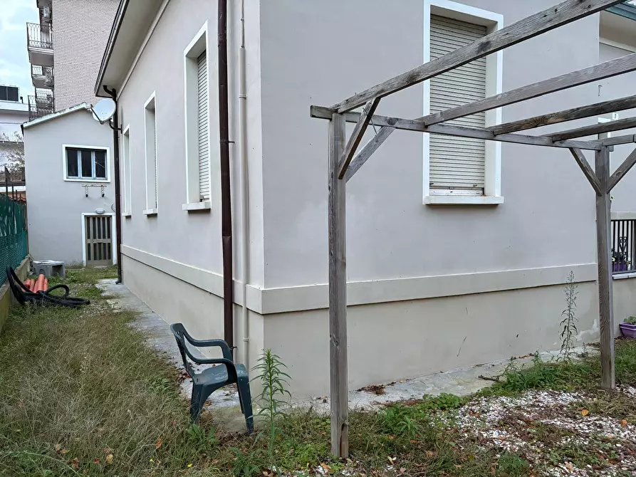 Immagine 4 di Villa in vendita  in VIALE PESCARA 7 a Rimini