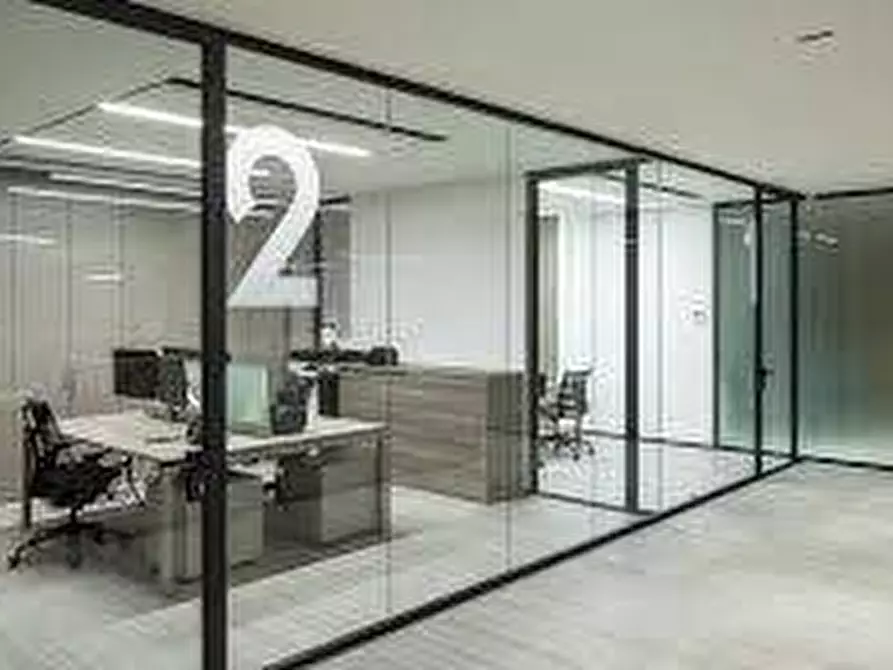 Immagine 4 di Locale commerciale in vendita  in VIA LAZIO a Castel San Pietro Terme