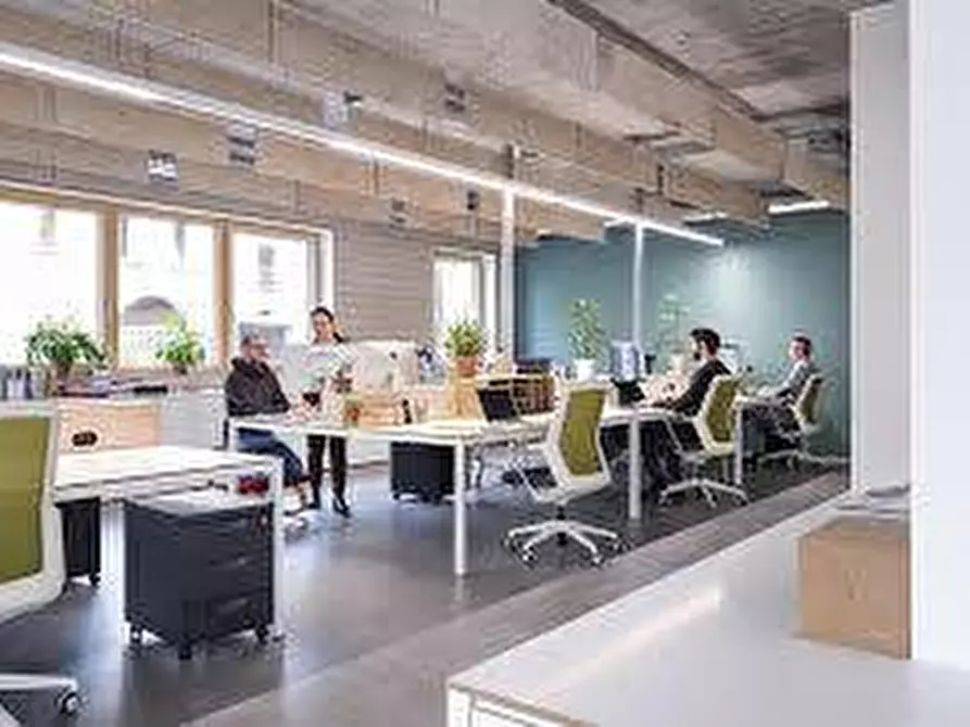 Immagine 5 di Locale commerciale in vendita  in VIA LAZIO a Castel San Pietro Terme