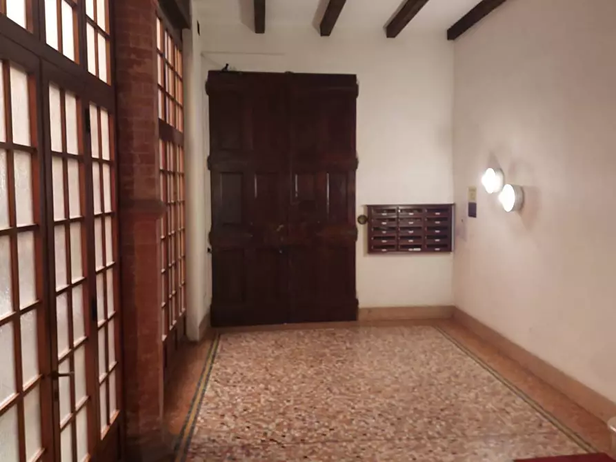 Immagine 5 di Appartamento in vendita  in VIA MARSILI a Bologna