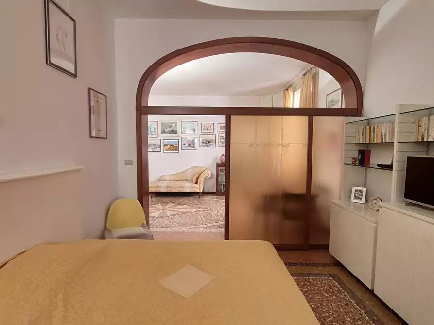 Immagine 12 di Appartamento in vendita  in VIA MARSILI a Bologna