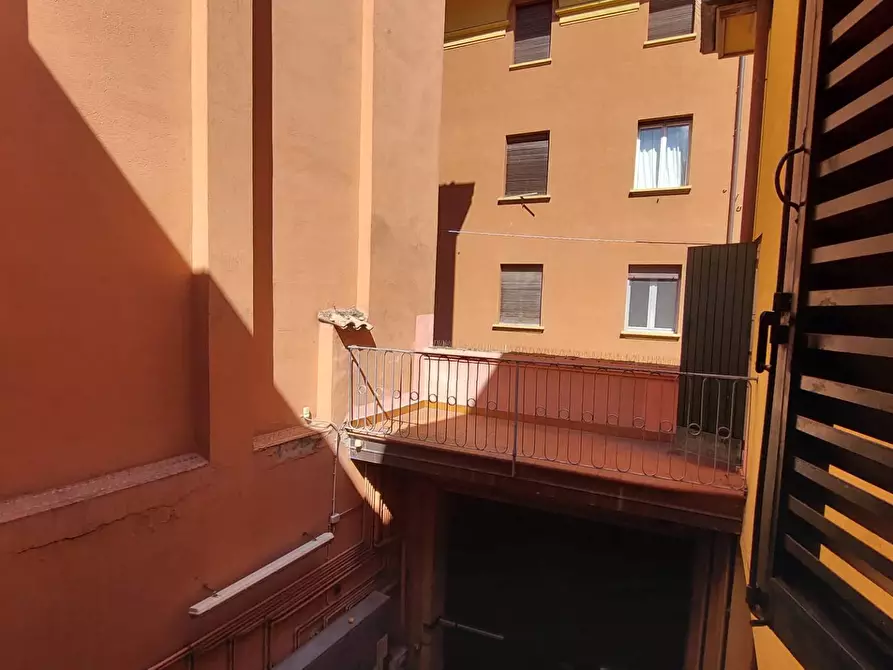 Immagine 16 di Appartamento in vendita  in VIA MARSILI a Bologna