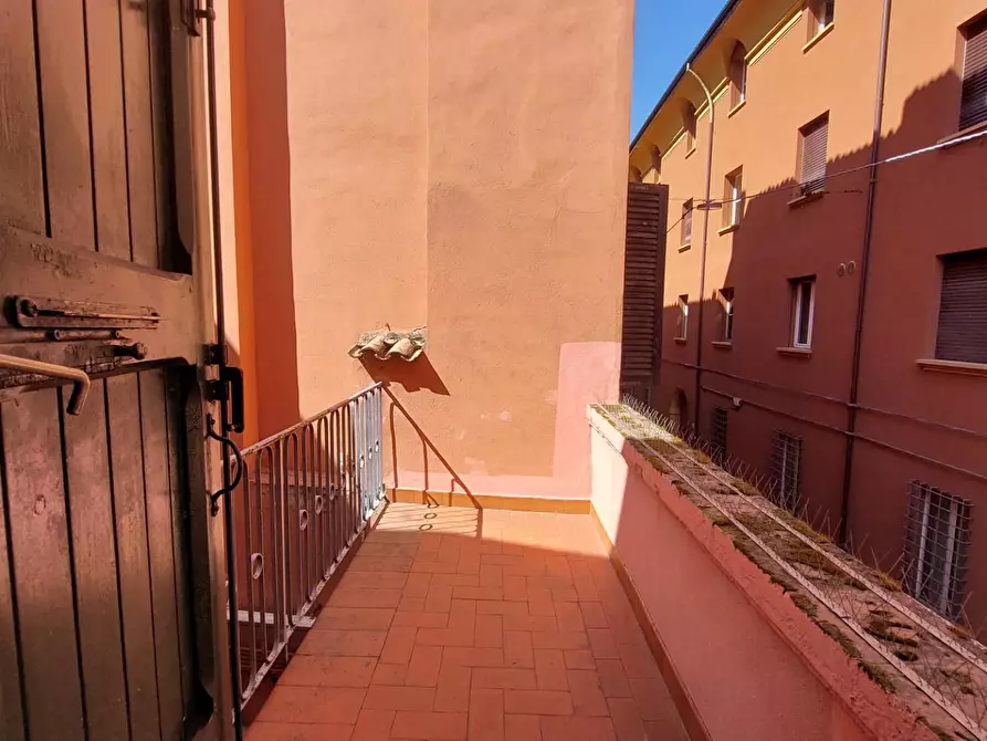 Immagine 17 di Appartamento in vendita  in VIA MARSILI a Bologna