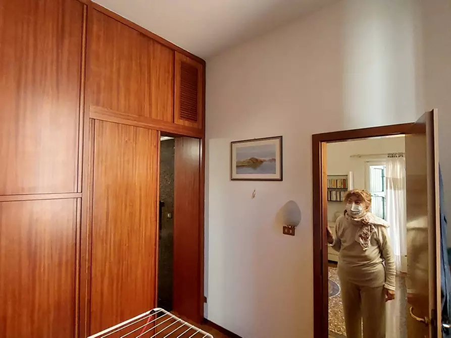 Immagine 18 di Appartamento in vendita  in VIA MARSILI a Bologna