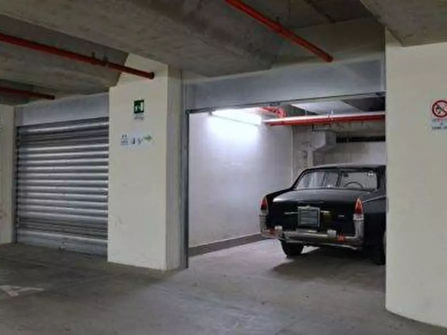 Immagine 1 di Box auto in vendita  in Via Valle D'aosta a Bologna