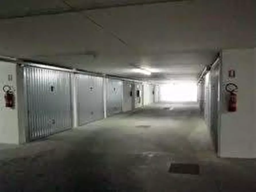 Immagine 2 di Box auto in vendita  in Via Valle D'aosta a Bologna