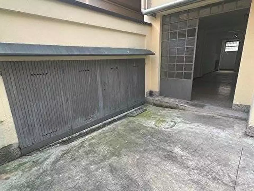 Immagine 2 di Magazzino in vendita  in Via Tommaso Salvini a Bologna