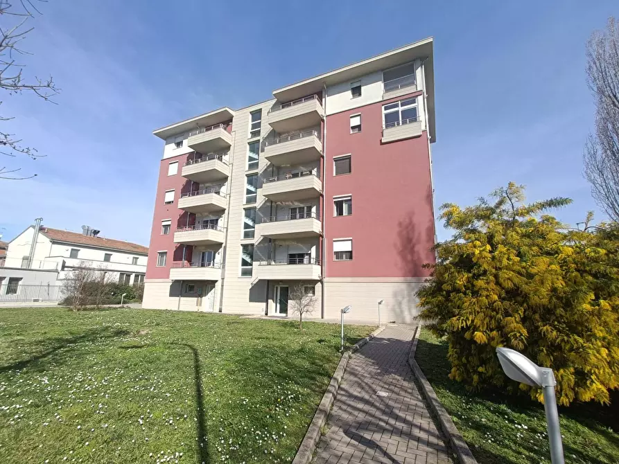 Immagine 1 di Attico in vendita  a Bologna