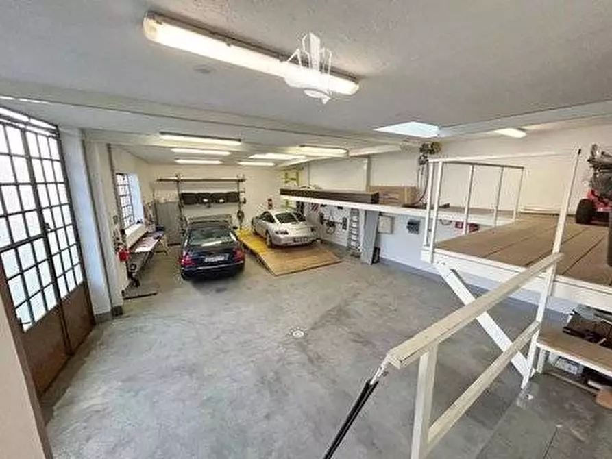 Immagine 1 di Magazzino in vendita  in Via Tommaso Salvini a Bologna