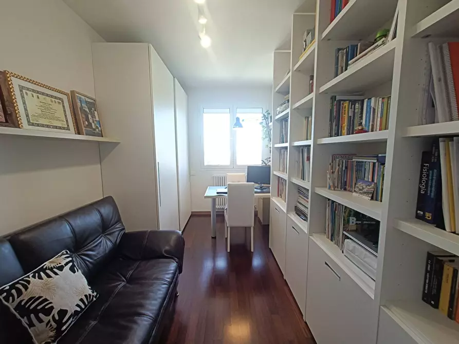 Immagine 15 di Attico in vendita  a Bologna