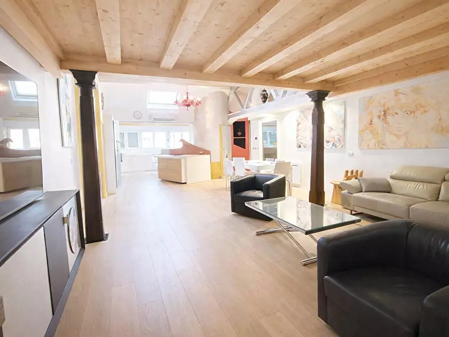 Immagine 1 di Locale commerciale in vendita  in VIA LOMBARDIA a Castel San Pietro Terme