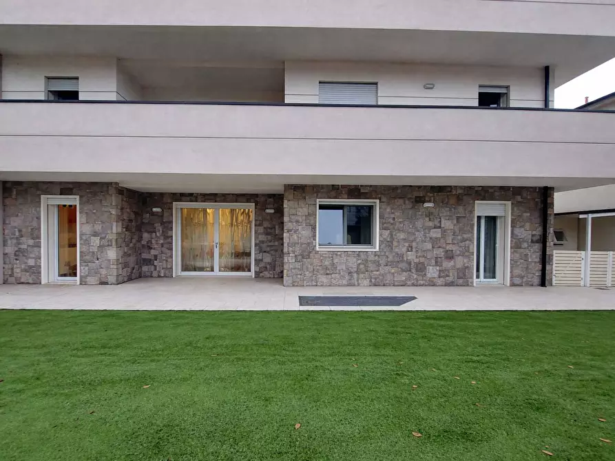 Immagine 1 di Appartamento in vendita  in Via Vincenzo Gemito a Bologna