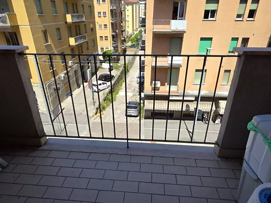 Immagine 7 di Appartamento in vendita  in Via San Donato a Bologna