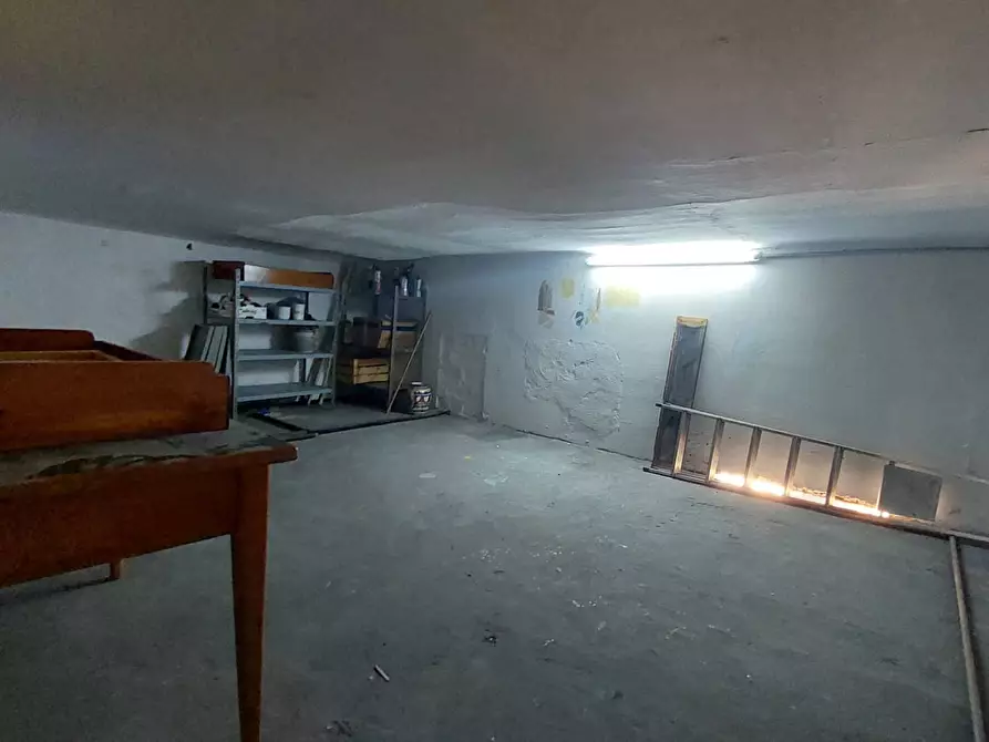 Immagine 10 di Appartamento in vendita  in Via Del Borgo Di San Pietro a Bologna