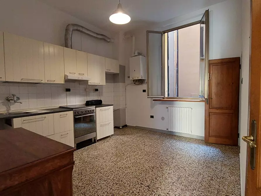 Immagine 8 di Appartamento in vendita  in Via Del Borgo Di San Pietro a Bologna