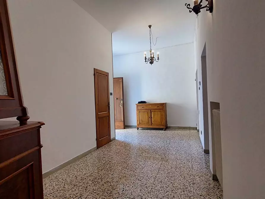 Immagine 5 di Appartamento in vendita  in Via Del Borgo Di San Pietro a Bologna
