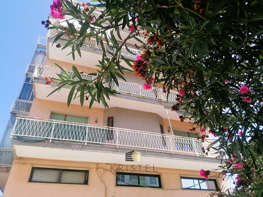 Immagine 1 di Appartamento in vendita  in VIA ARAPIETRA 36 a Pescara
