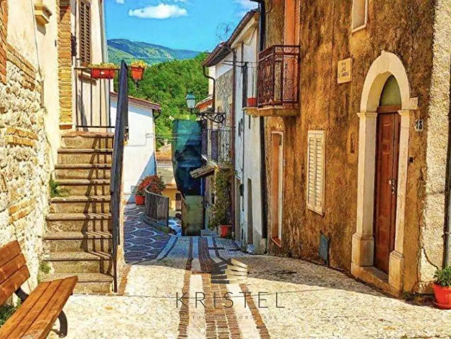 Immagine 7 di Rustico / casale in vendita  in VIA DEL MUNICIPIO 6 -8 -10 a Abbateggio