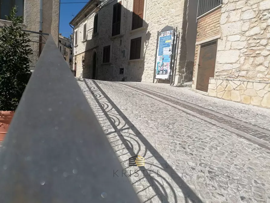 Immagine 10 di Rustico / casale in vendita  in VIA DEL MUNICIPIO 6 -8 -10 a Abbateggio