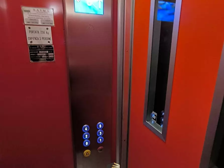 Immagine 31 di Appartamento in vendita  in VIA ANCONA 49 a Pescara