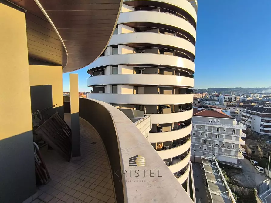 Immagine 25 di Appartamento in vendita  in LARGO FILOMENA DELLI CASTELLI 10 a Pescara