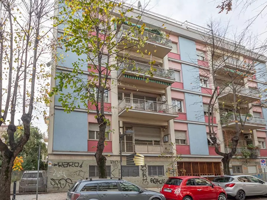 Immagine 9 di Appartamento in vendita  in VIALE REGINA ELENA 49 a Pescara