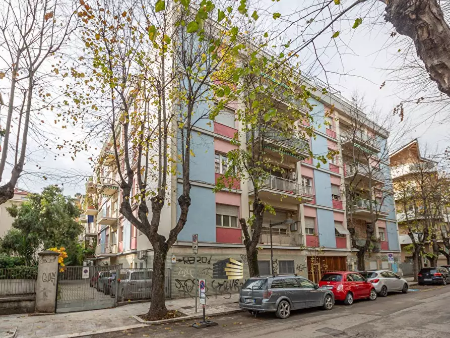 Immagine 10 di Appartamento in vendita  in VIALE REGINA ELENA 49 a Pescara