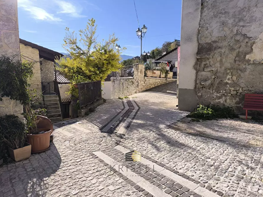 Immagine 34 di Rustico / casale in vendita  in VIA DEL MUNICIPIO 6 -8 -10 a Abbateggio