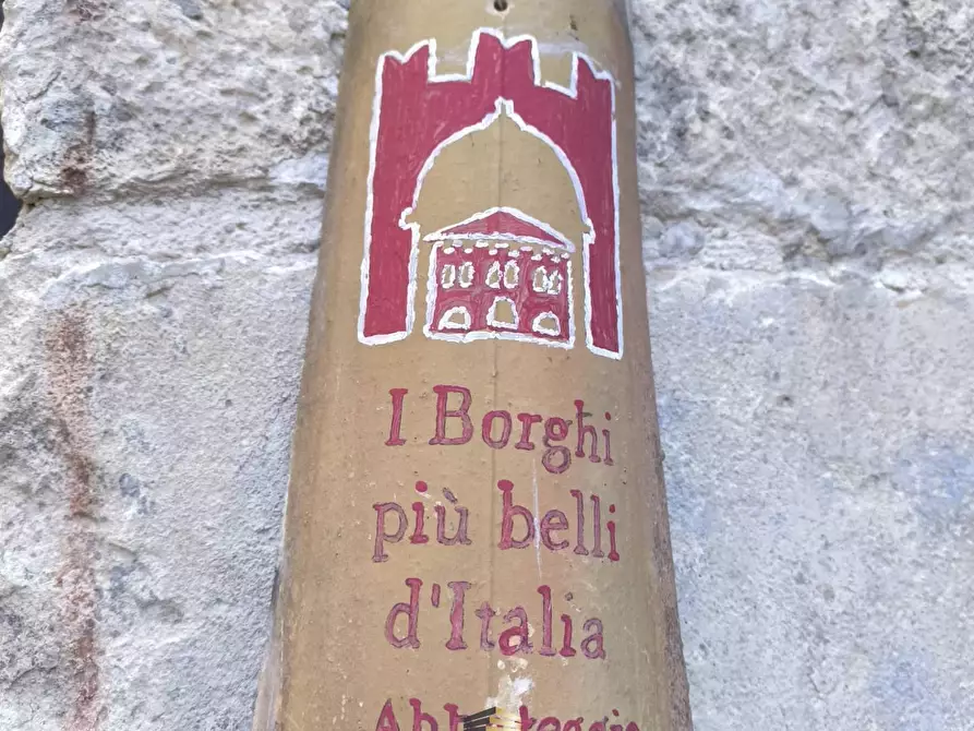 Immagine 35 di Rustico / casale in vendita  in VIA DEL MUNICIPIO 6 -8 -10 a Abbateggio