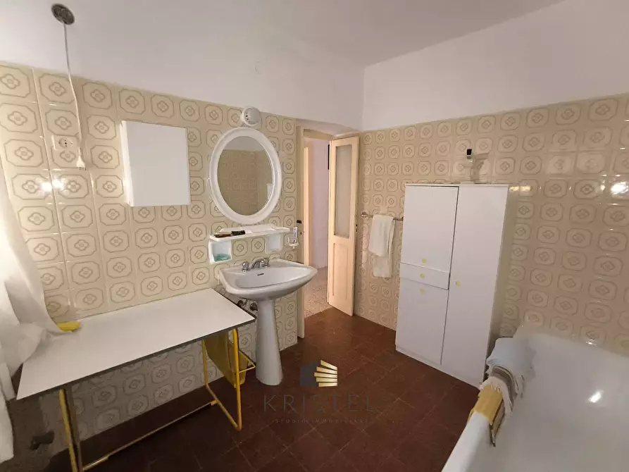 Immagine 71 di Rustico / casale in vendita  in VIA DEL MUNICIPIO 6 -8 -10 a Abbateggio