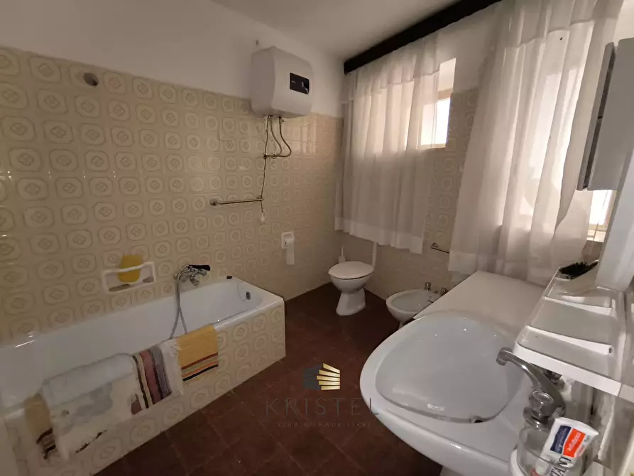 Immagine 72 di Rustico / casale in vendita  in VIA DEL MUNICIPIO 6 -8 -10 a Abbateggio