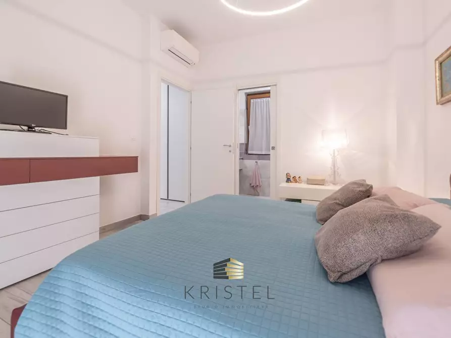 Immagine 10 di Appartamento in vendita  in VIA DEI PELIGNI 19 a Pescara