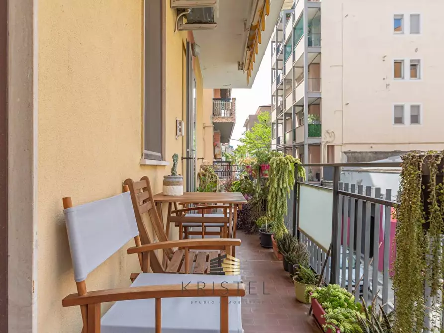 Immagine 7 di Appartamento in vendita  in VIA DEI PELIGNI 19 a Pescara