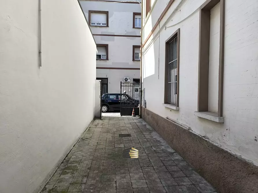 Immagine 11 di Ufficio in affitto  in VIA FIRENZE 54/2 a Pescara