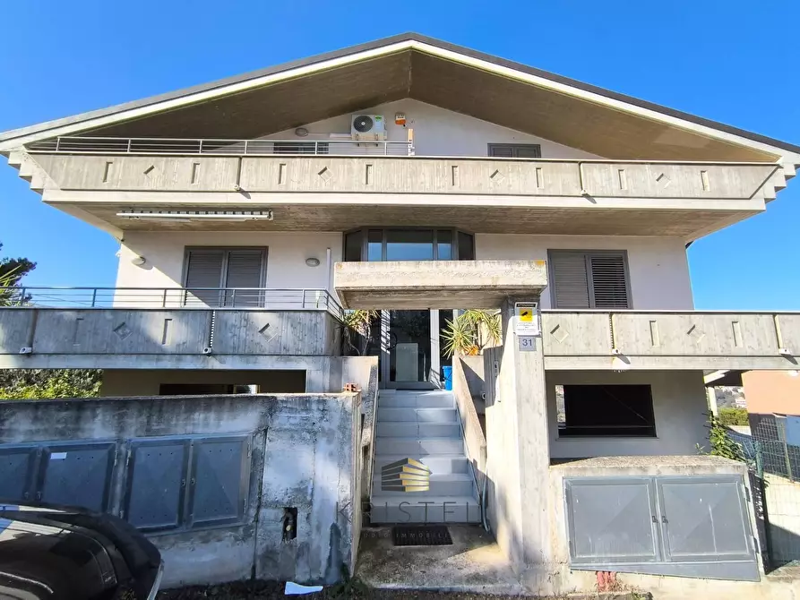 Immagine 1 di Casa semindipendente in vendita  in Strada Vicinale San Michele 31 a Pescara