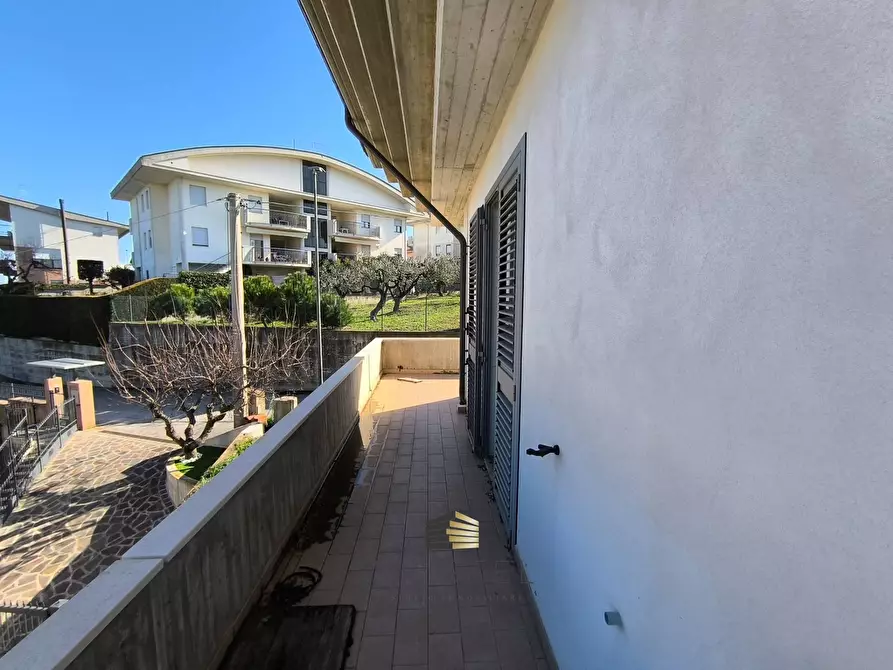 Immagine 22 di Casa semindipendente in vendita  in Strada Vicinale San Michele 31 a Pescara