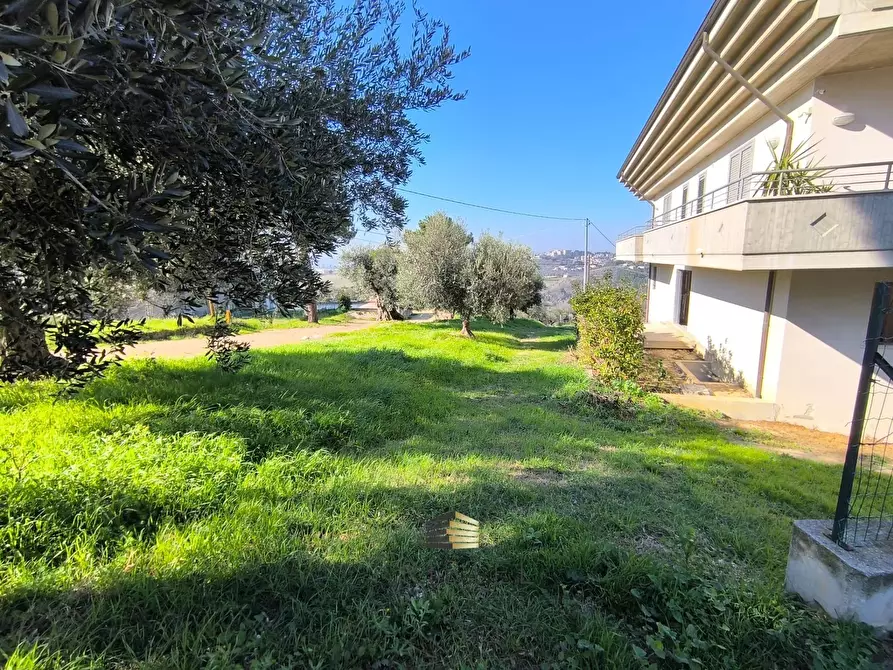 Immagine 25 di Casa semindipendente in vendita  in Strada Vicinale San Michele 31 a Pescara