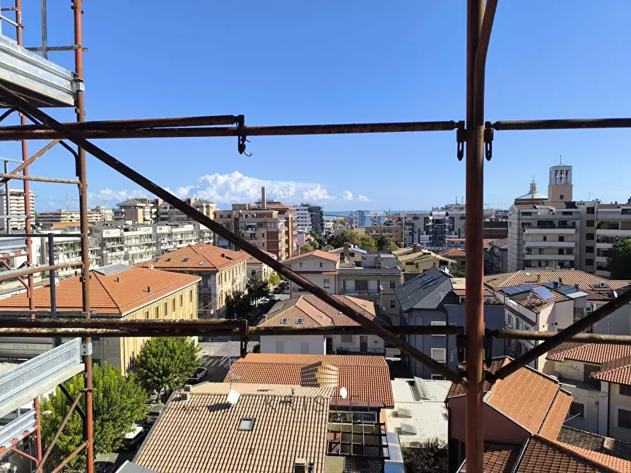 Immagine 17 di Attico in vendita  in VIALE GUGLIELMO MARCONI 55 a Pescara