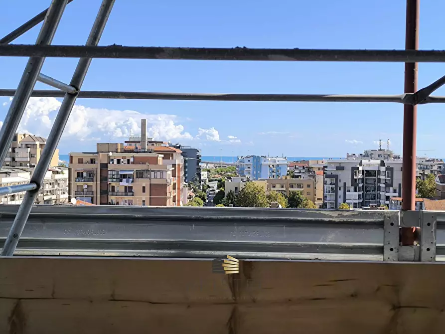 Immagine 6 di Attico in vendita  in VIALE GUGLIELMO MARCONI 55 a Pescara