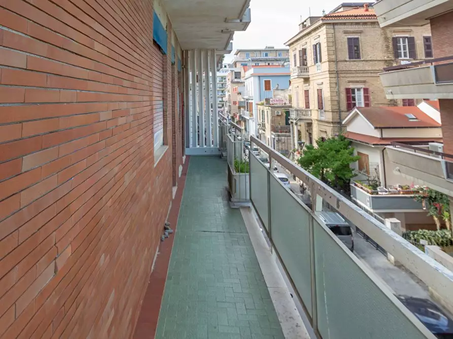 Immagine 21 di Appartamento in vendita  in VIA FRANCESCO PETRARCA 52 a Pescara