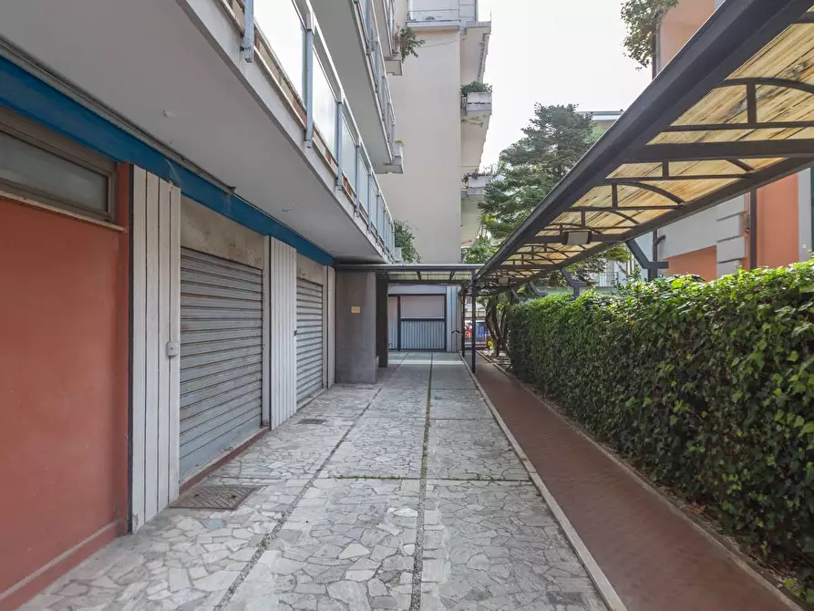 Immagine 25 di Appartamento in vendita  in VIA FRANCESCO PETRARCA 52 a Pescara