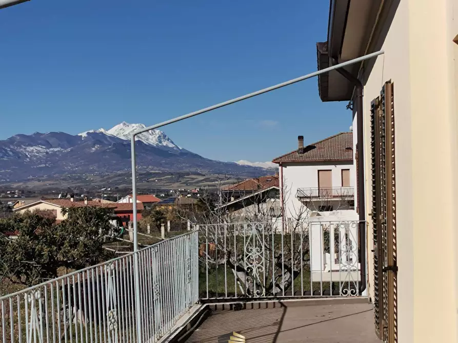 Immagine 10 di Casa indipendente in vendita  in CONTRADA SAN MARTINO 4 a Abbateggio