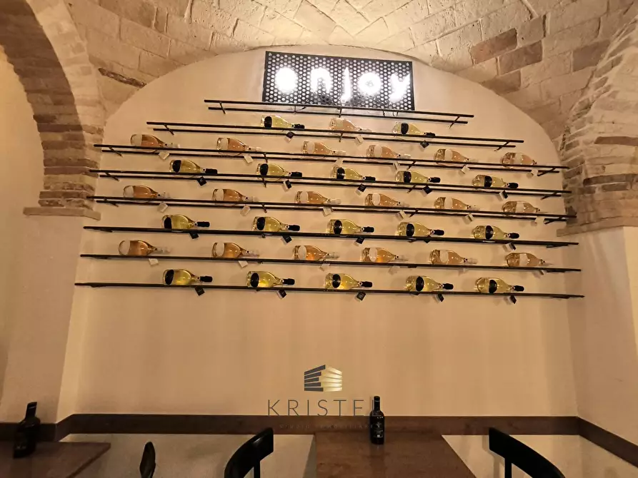 Immagine 3 di Locale commerciale in vendita  in VIA PORTA PESCARA 25 a Chieti