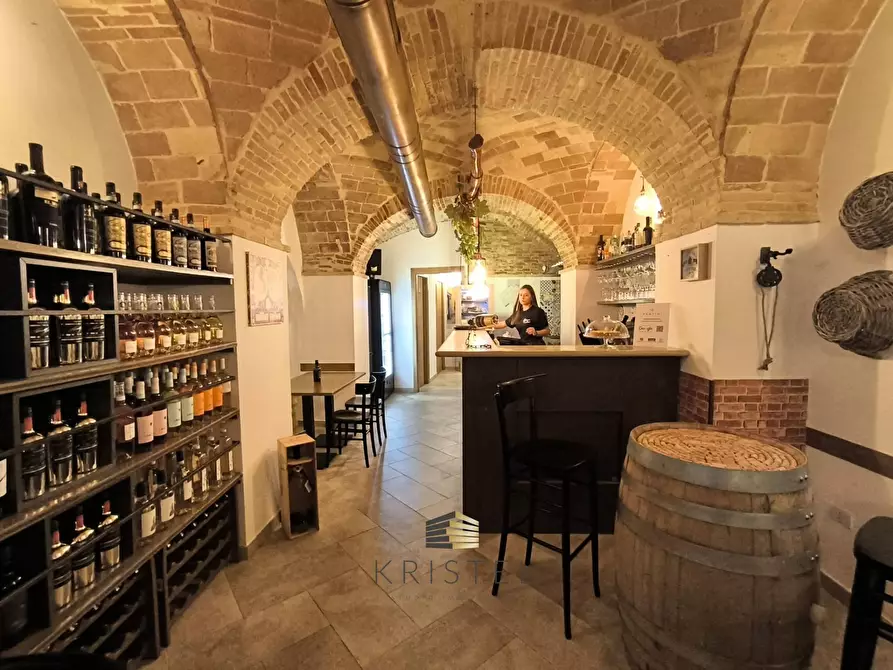 Immagine 6 di Locale commerciale in vendita  in VIA PORTA PESCARA 25 a Chieti