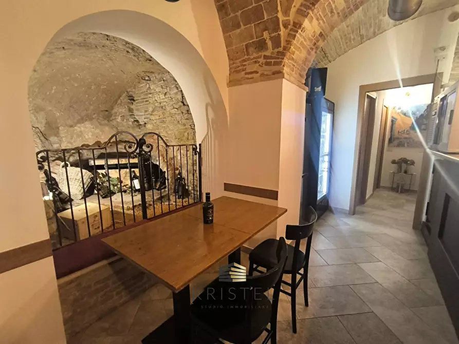 Immagine 14 di Locale commerciale in vendita  in VIA PORTA PESCARA 25 a Chieti