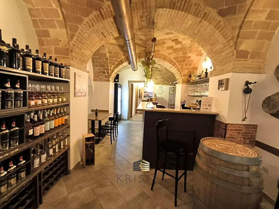 Immagine 16 di Locale commerciale in vendita  in VIA PORTA PESCARA 25 a Chieti