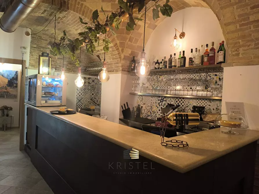 Immagine 17 di Locale commerciale in vendita  in VIA PORTA PESCARA 25 a Chieti