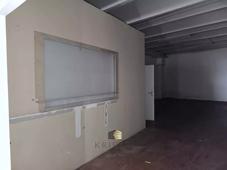Immagine 3 di Attività commerciale in affitto  in VIALE EUROPA 128 a Brittoli